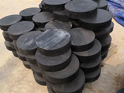 吉木萨尔板式橡胶支座由若干层橡胶片与薄钢板经加压硫化